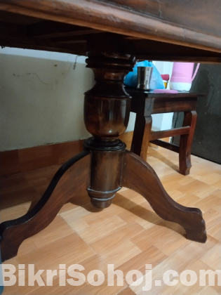 ডাইনিং টেবিল ও চেয়ার